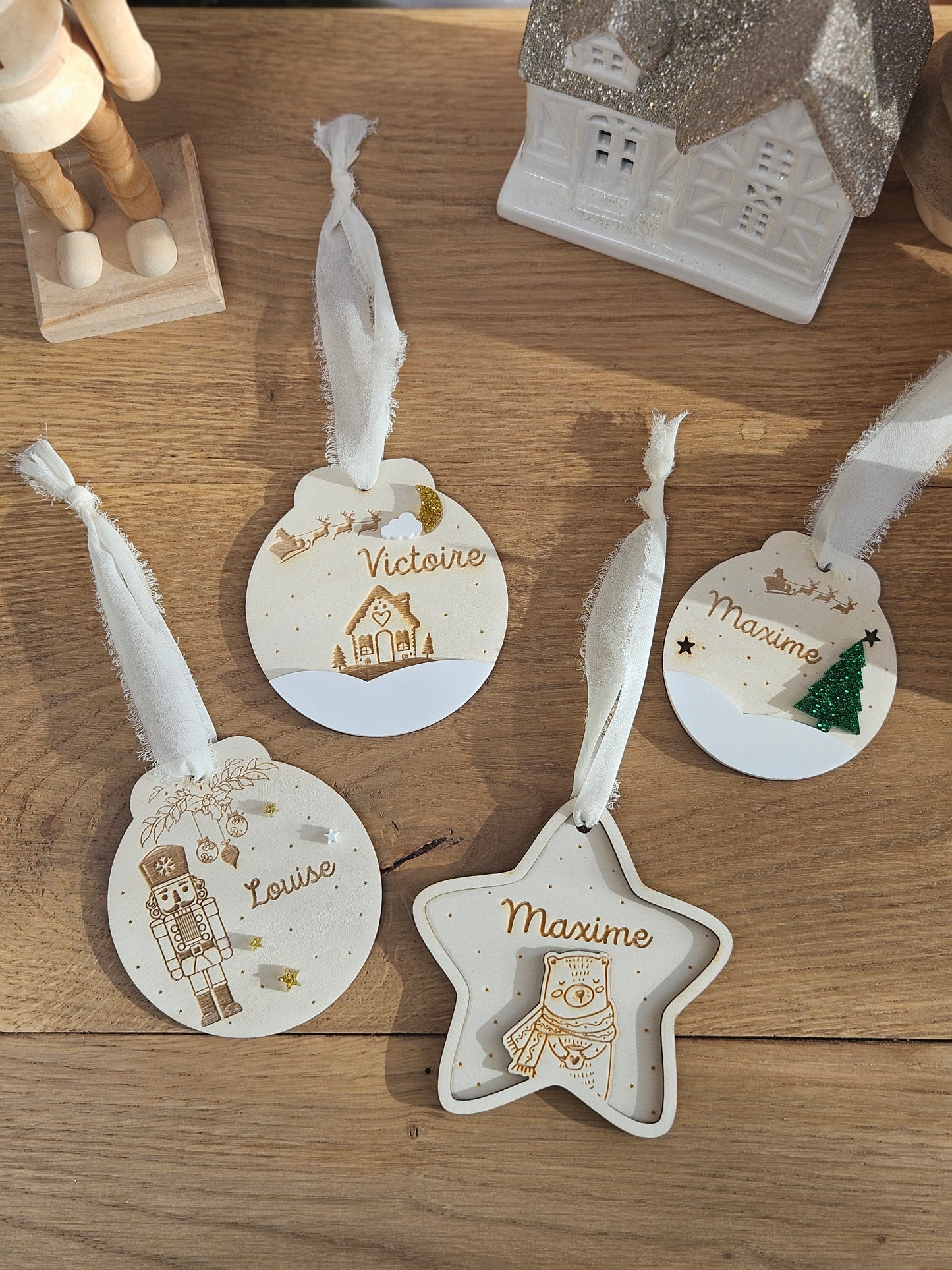 Boule de Noël personnalisée | étoile et ours