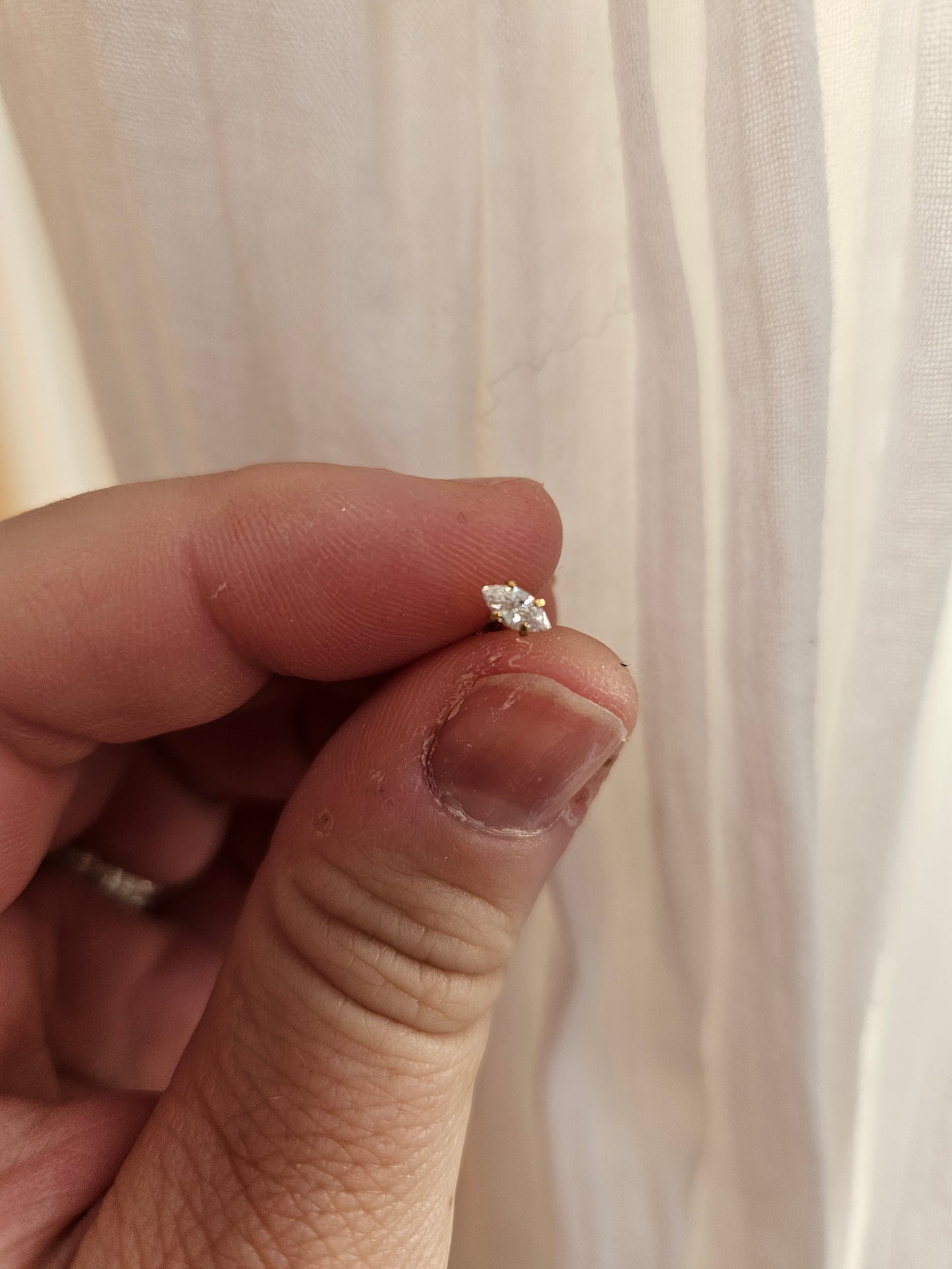 Bijou d'oreilles  - pour TRAGUS - ZIRCONE CUBIQUE