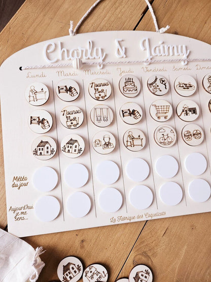 Tableau semainier / routine enfant personnalisé avec prénom / a suspendre / Bois