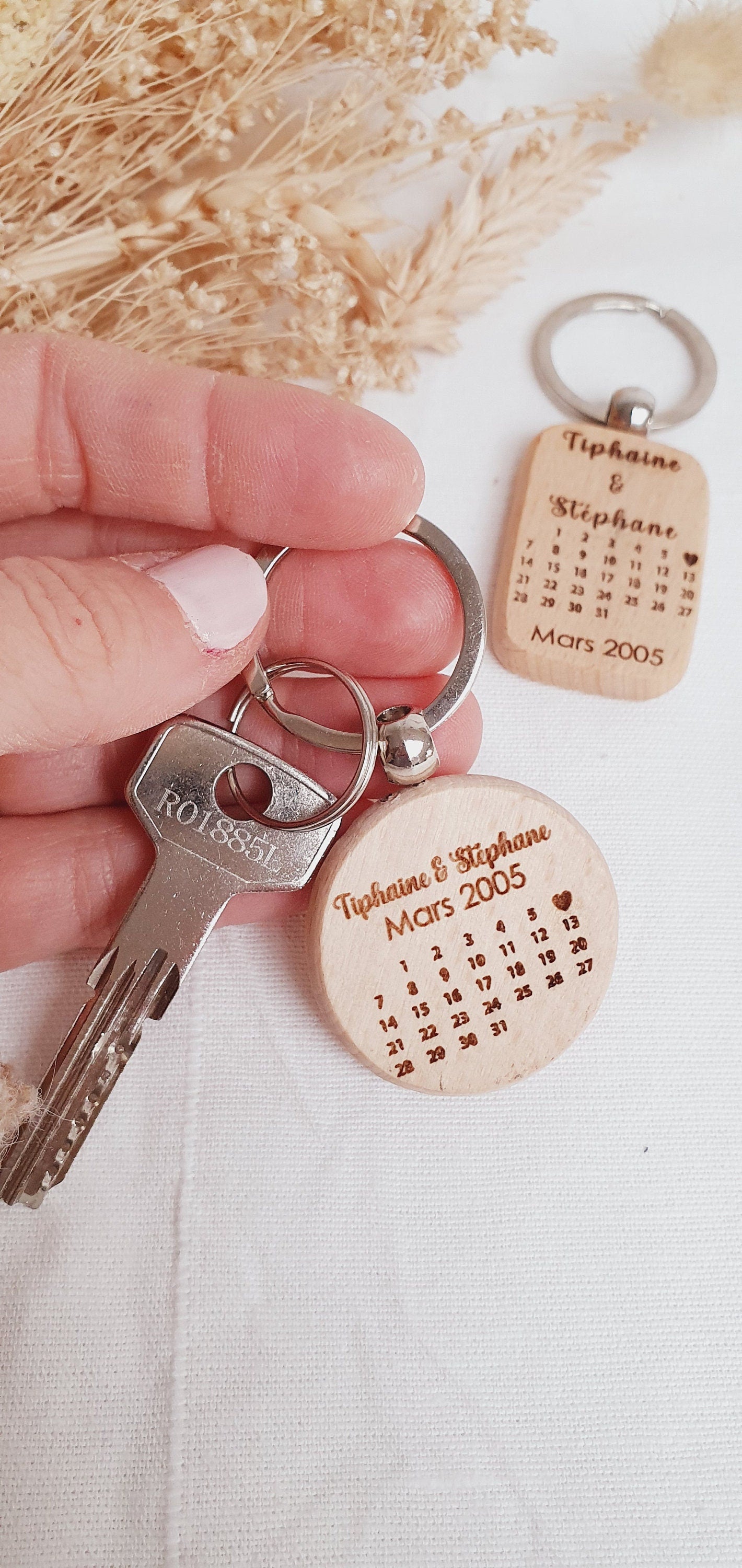 Porte clé date / cadeau couple / rencontre / mariage / amour / femme homme / saint valentin