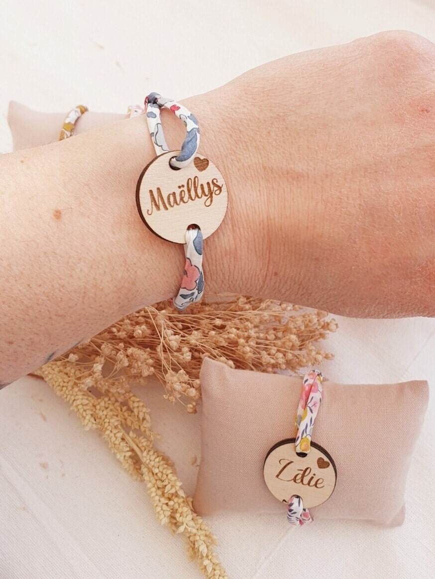Bracelet personnalisé / liberty / fête des mères / mamie / nounou cadeau femme atsem avs / mère fille matchy
