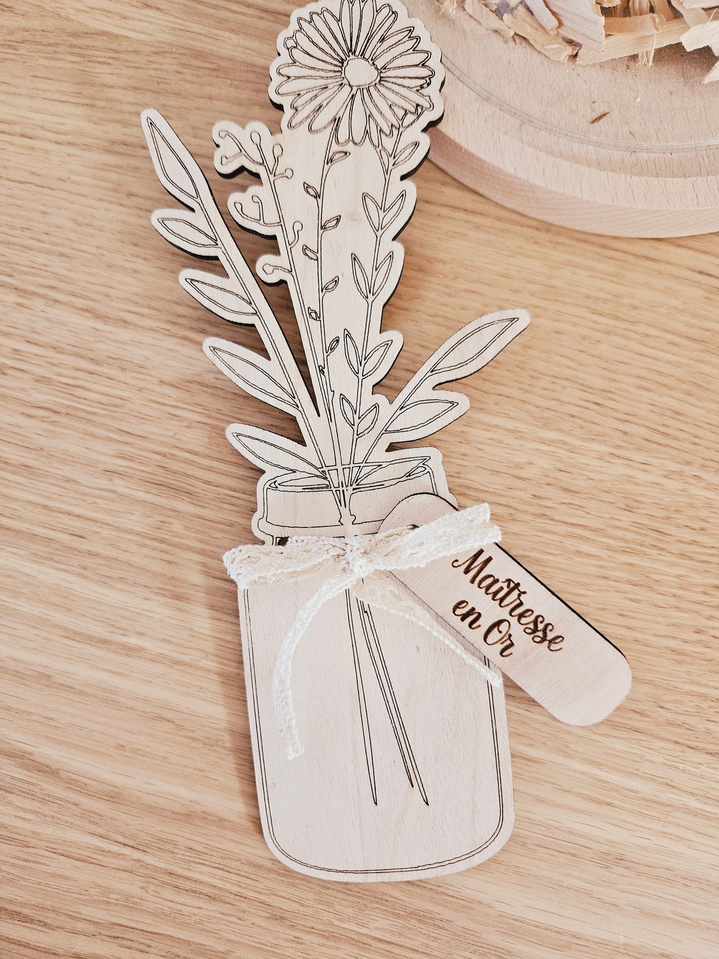 Vase et fleur en bois | Cadeau mamie / cadeau femme / cadeau maman / Noël | cadeau nounou | maman mamie soeur femme | personnalisé
