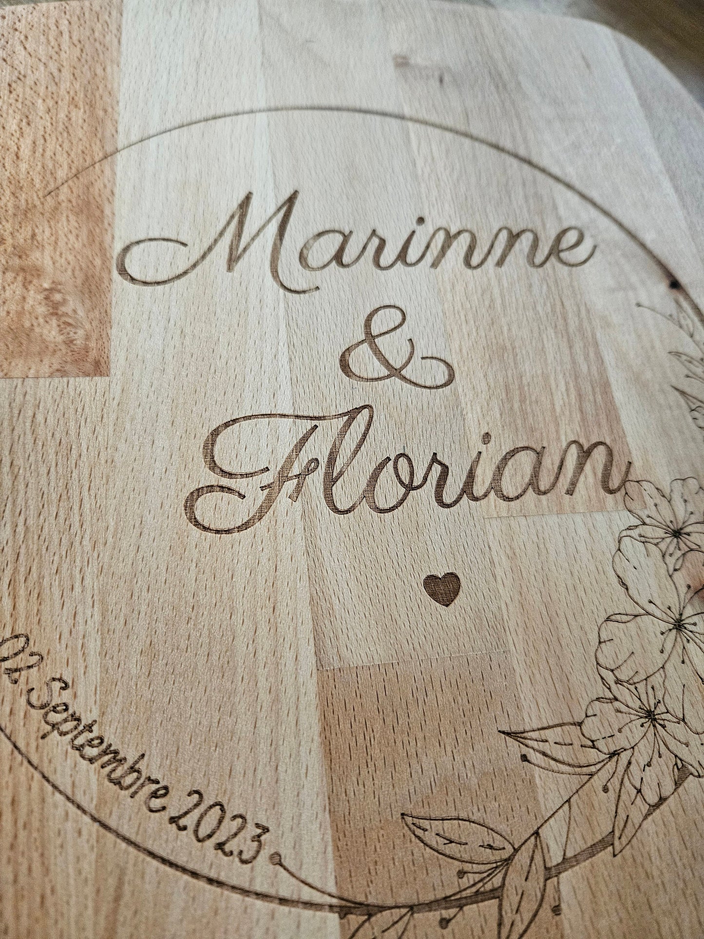 Planche à découper / déco maison / planche cuisine personnalisé / cadeau mariage / cadeau marié / cadeau personnalisé / cadeau femme mamie