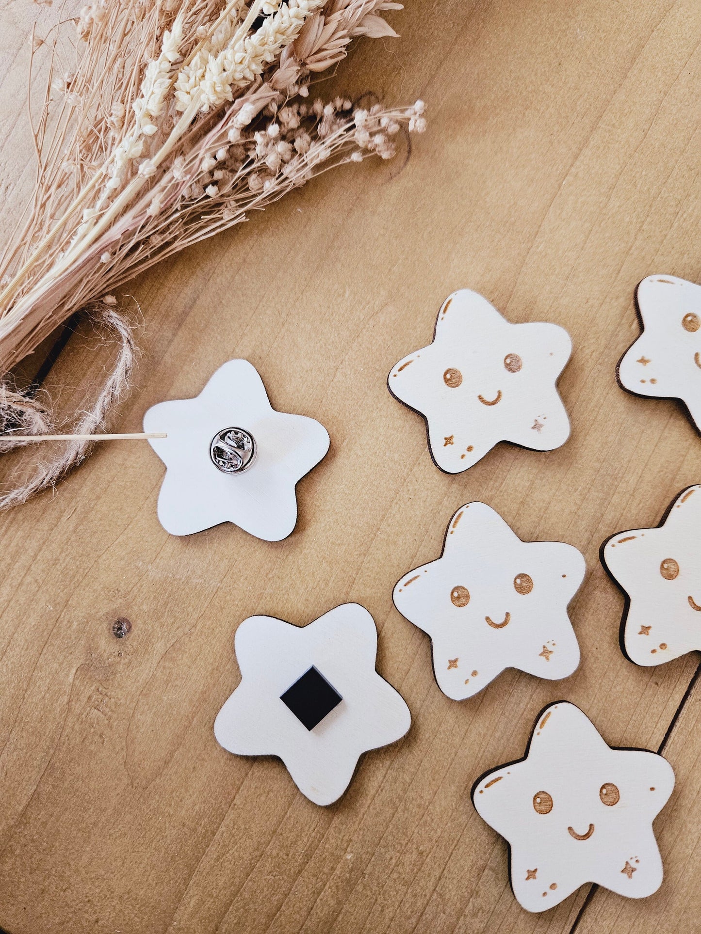 Pins broche aimant personnalisé étoile smiley anniversaire cadeau enfant déco personnalisée