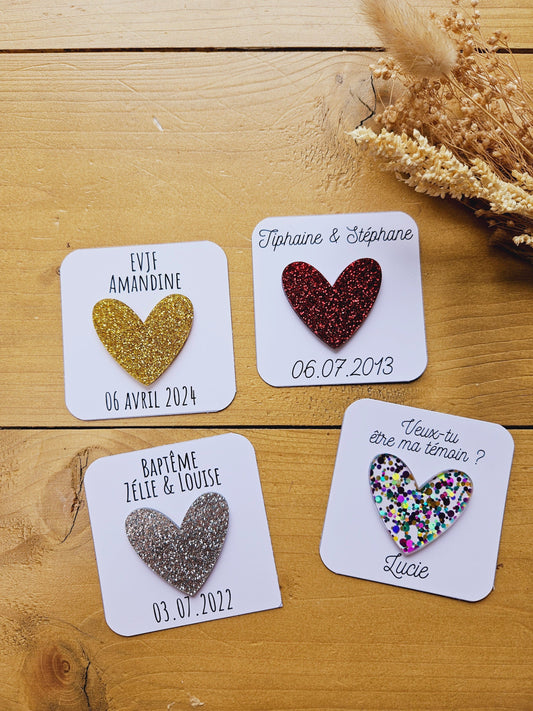 Pin's ou broche carte personnalisée - annonce grossesse fête - mamie- maman - papa - cadeau personnalisé baptême anniversaire -cœur paillète