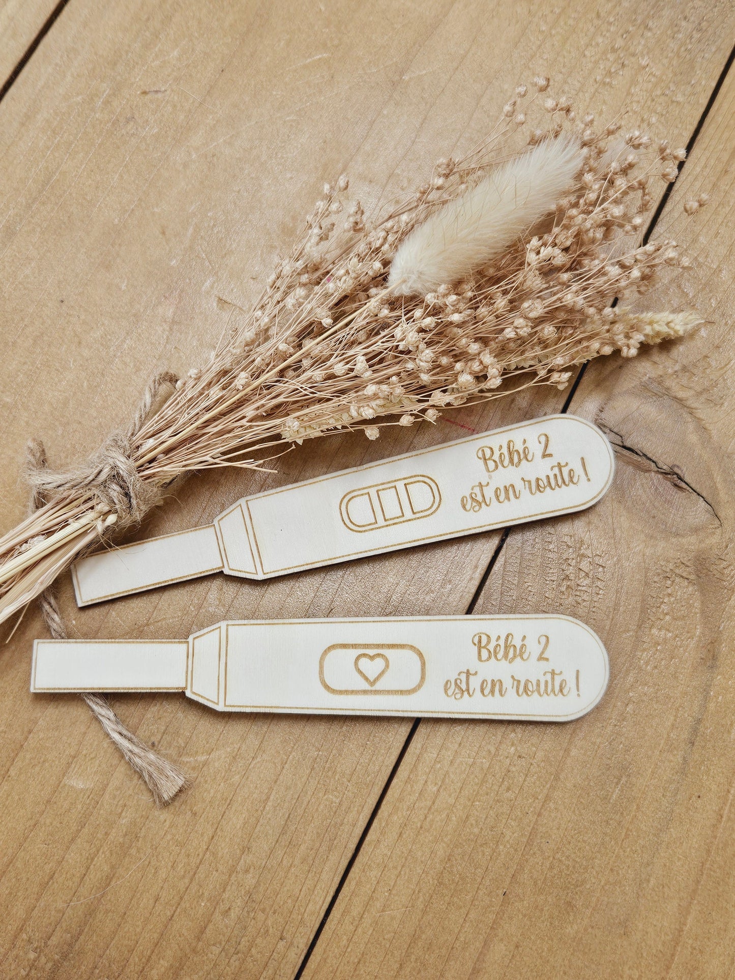 Test de grossesse bois | annonce grossesse | naissance | bébé | newborn | papy mamie | futur parent | futur tatie tonton parrain marraine