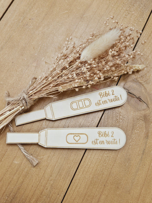 Test de grossesse bois | annonce grossesse | naissance | bébé | newborn | papy mamie | futur parent | futur tatie tonton parrain marraine