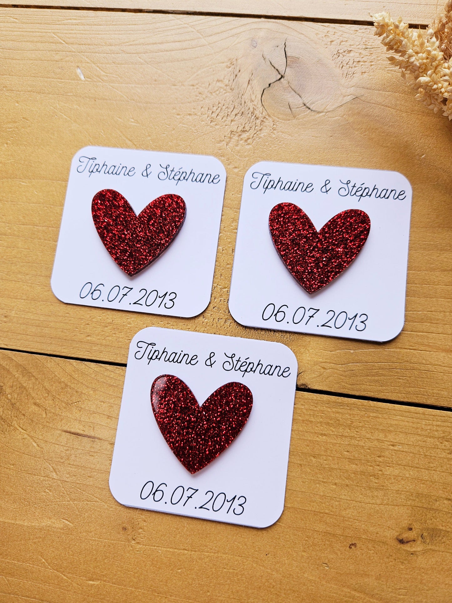 Pin's ou broche pour cadeaux invité - cadeau mariage baptême anniversaire - personnalisé - cœur paillète