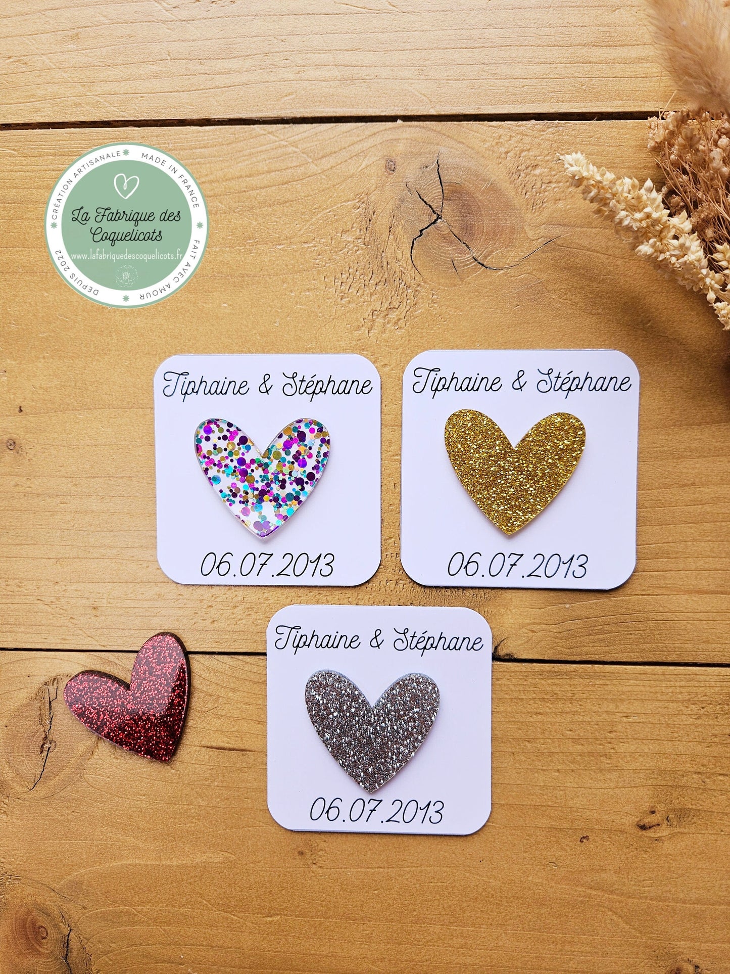Pin's ou broche carte personnalisée - annonce grossesse fête - mamie- maman - papa - cadeau personnalisé baptême anniversaire -cœur paillète