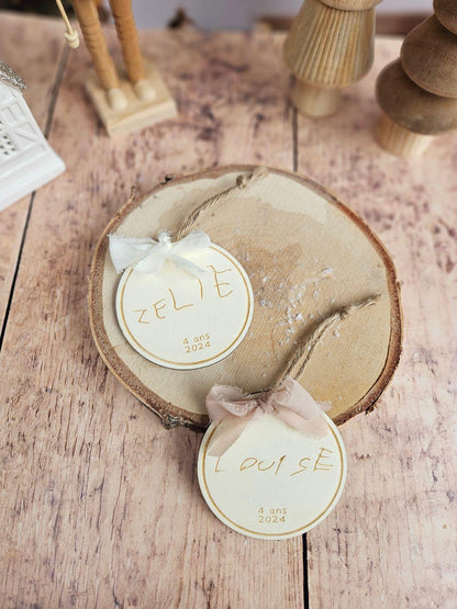 Boule / suspension de Noël Prénom enfant personnalisé / cadeau personnalisé enfant déco, noel prénom - dessin enfant - souvenir enfant