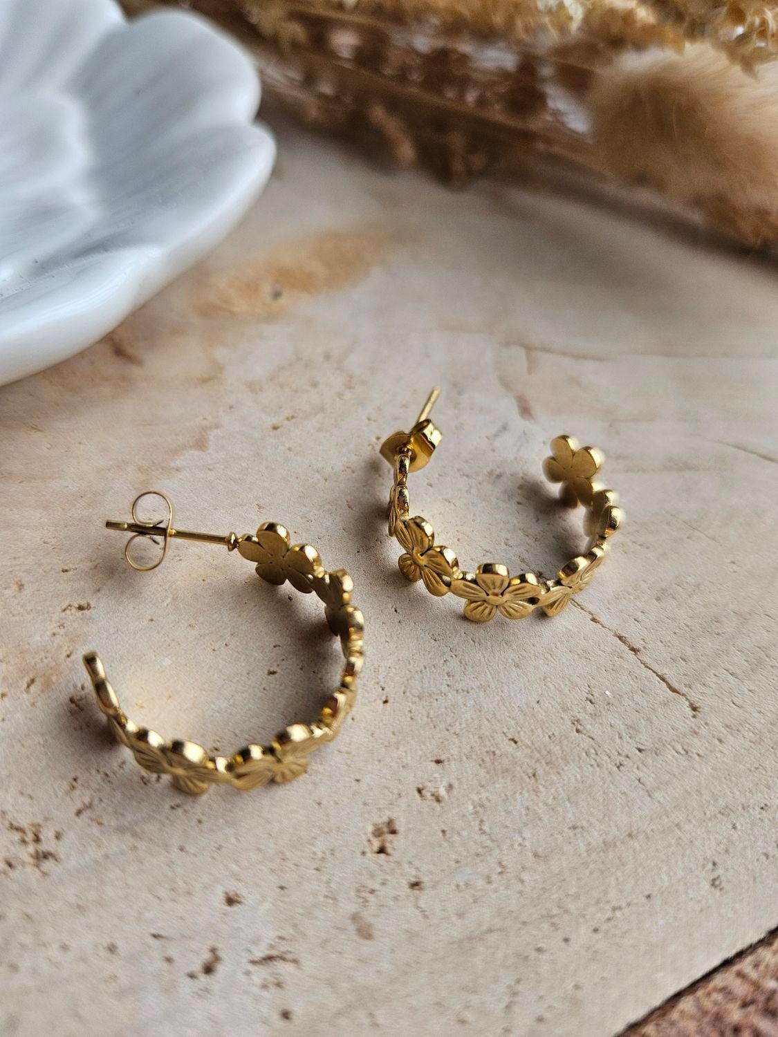 Boucles oreilles DEMI CREOLE fleur doré - boucle oreille puce doré chat / enfant femme en Acier Inoxydable pour femme  Enfant / creole fleur