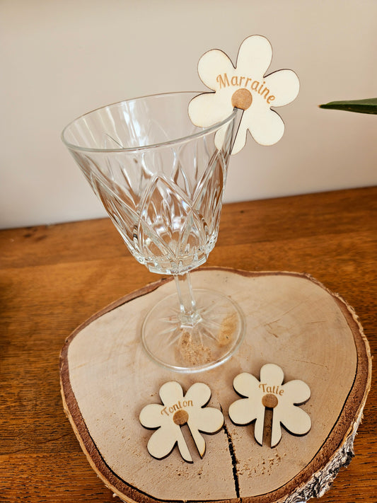 Marque place en bois MARGUERITTE