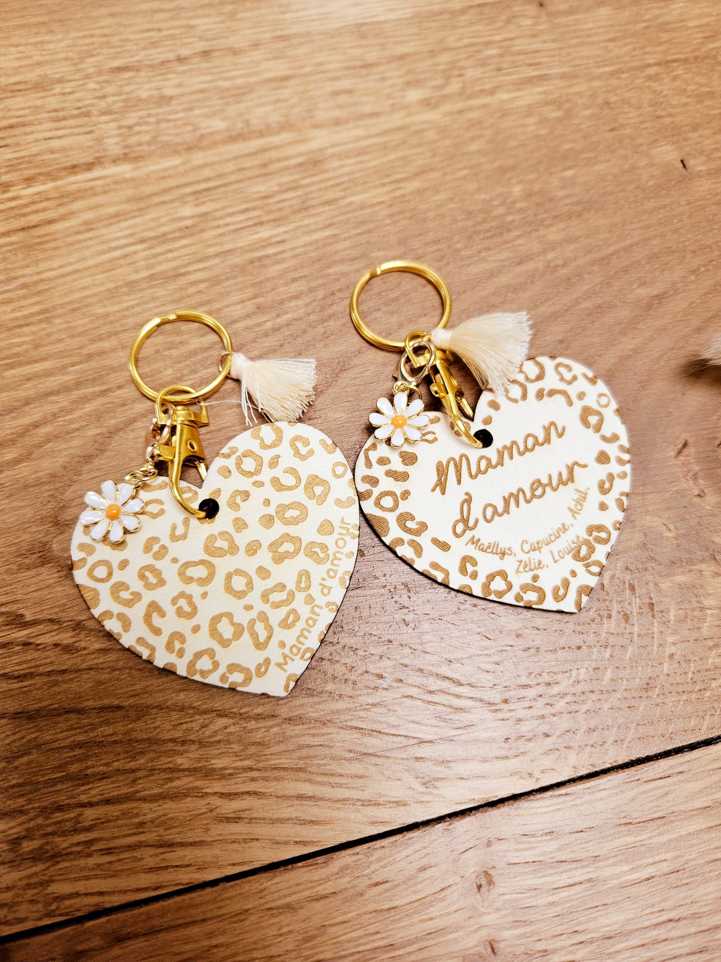 Porte clé bois cœur LEOPARD