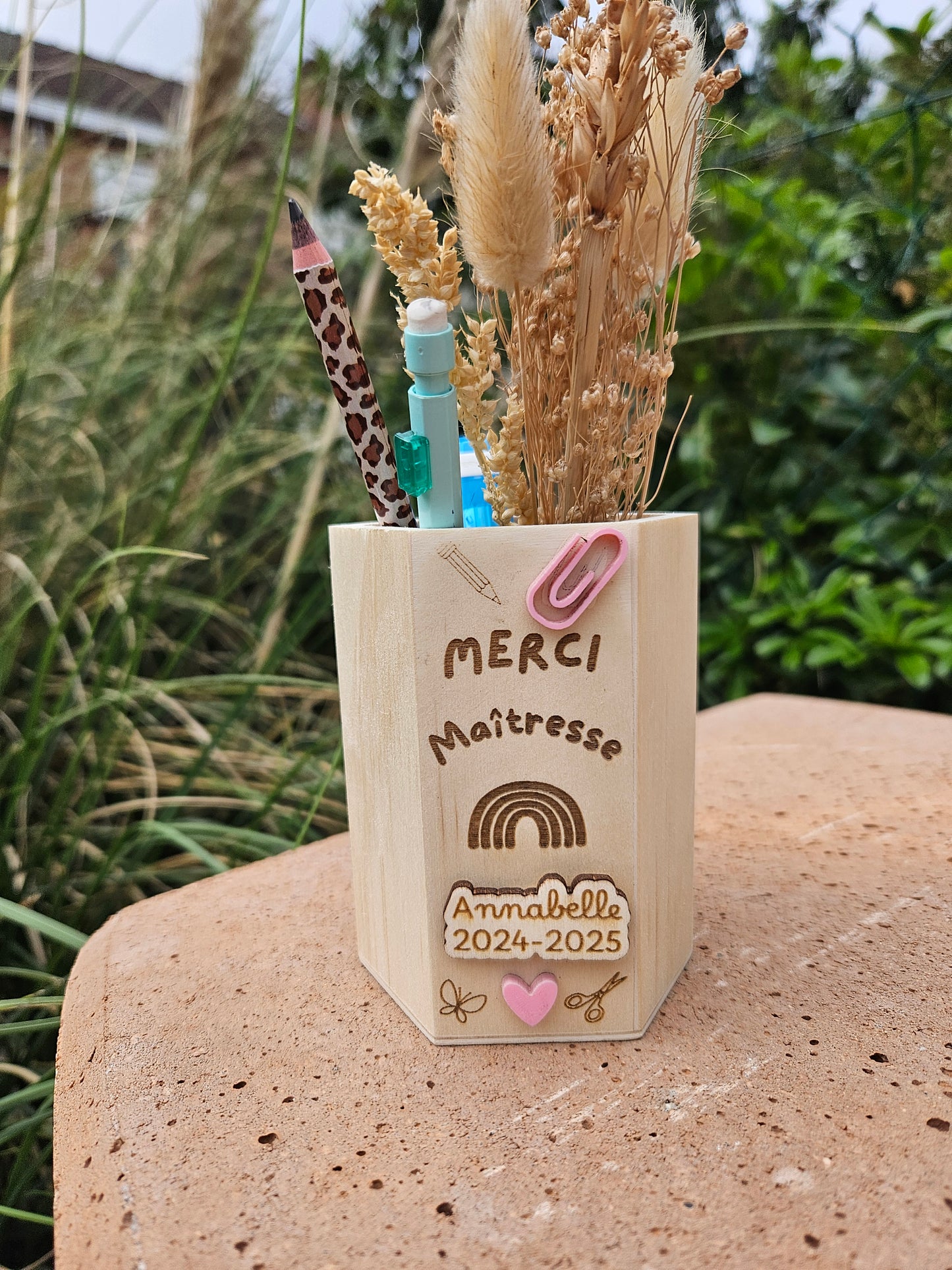 Pot à crayons hexagonal personnalisé /  Cadeau Maîtresse atsem nounou maître