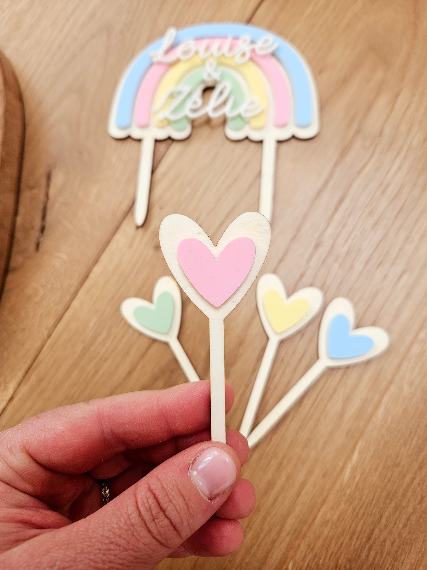 Mini cake topper coeur coloré  / décoration gâteau anniversaire, baptême mariage thème arc en ciel coeur