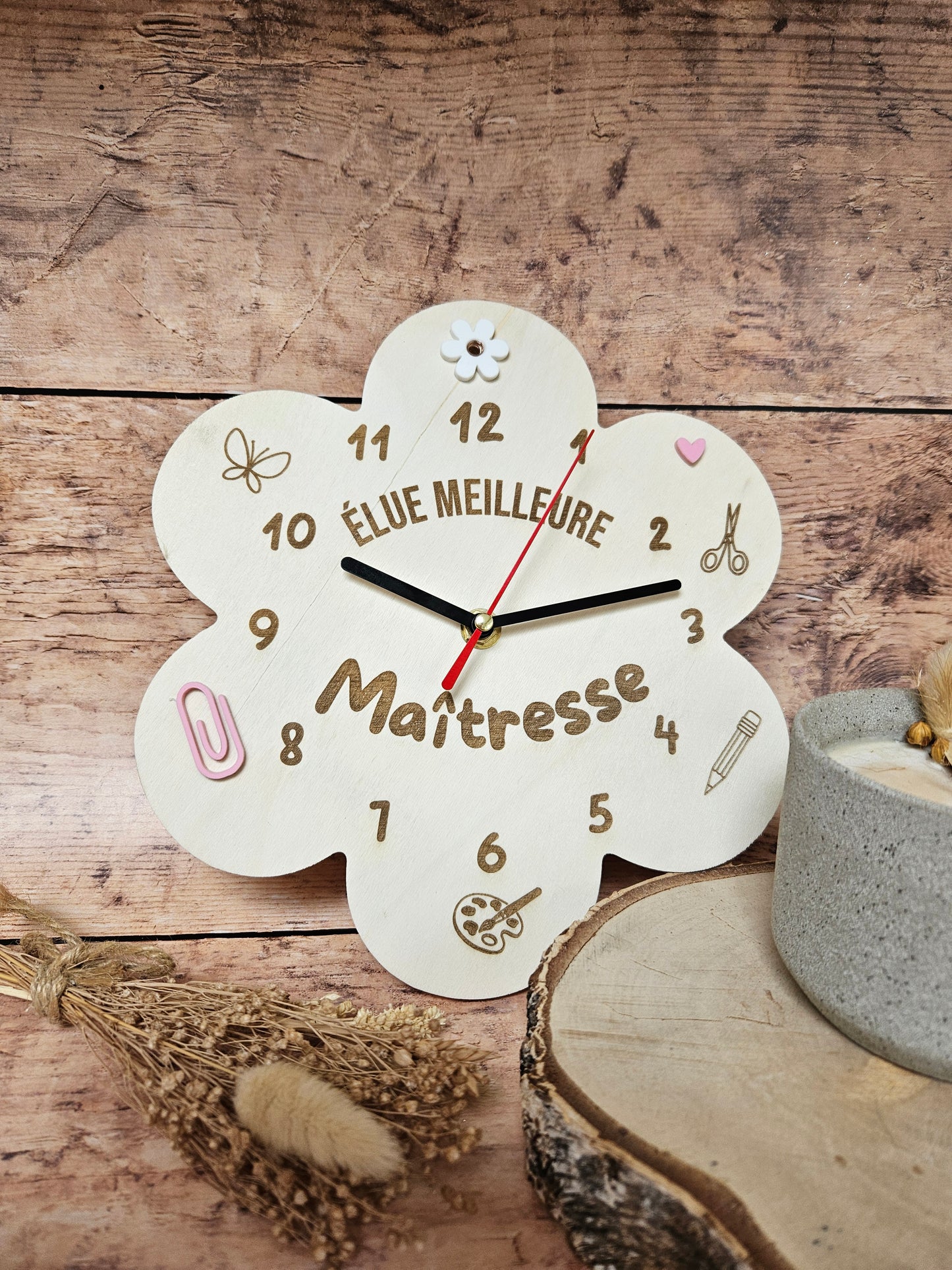 Horloge fleur bois personnalisé / Cadeau Maîtresse atsem nounou maître