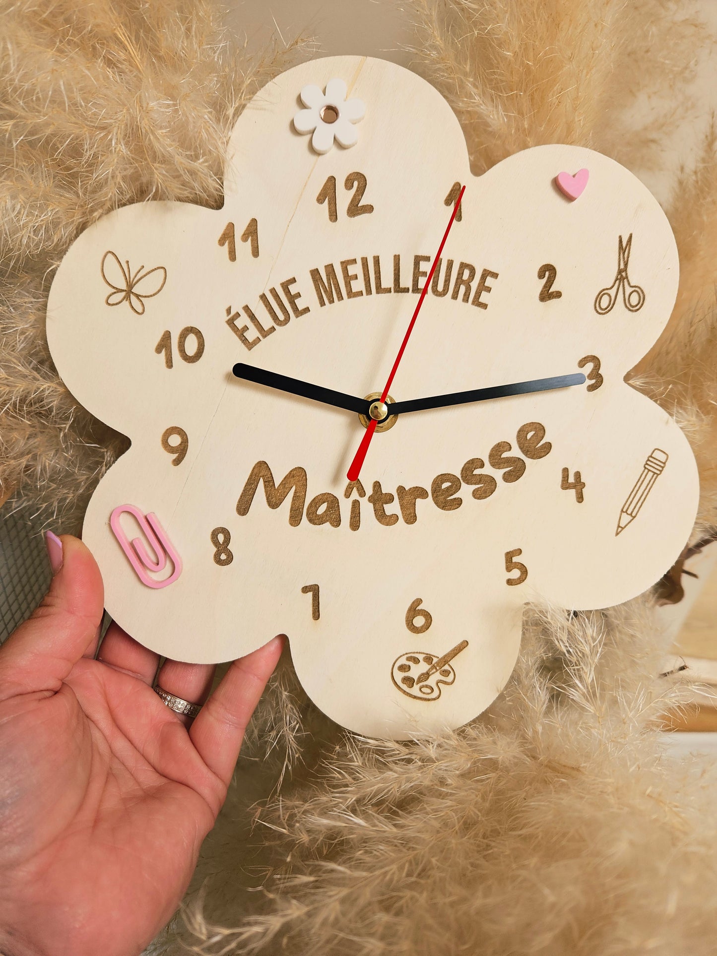 Horloge fleur bois personnalisé / Cadeau Maîtresse atsem nounou maître