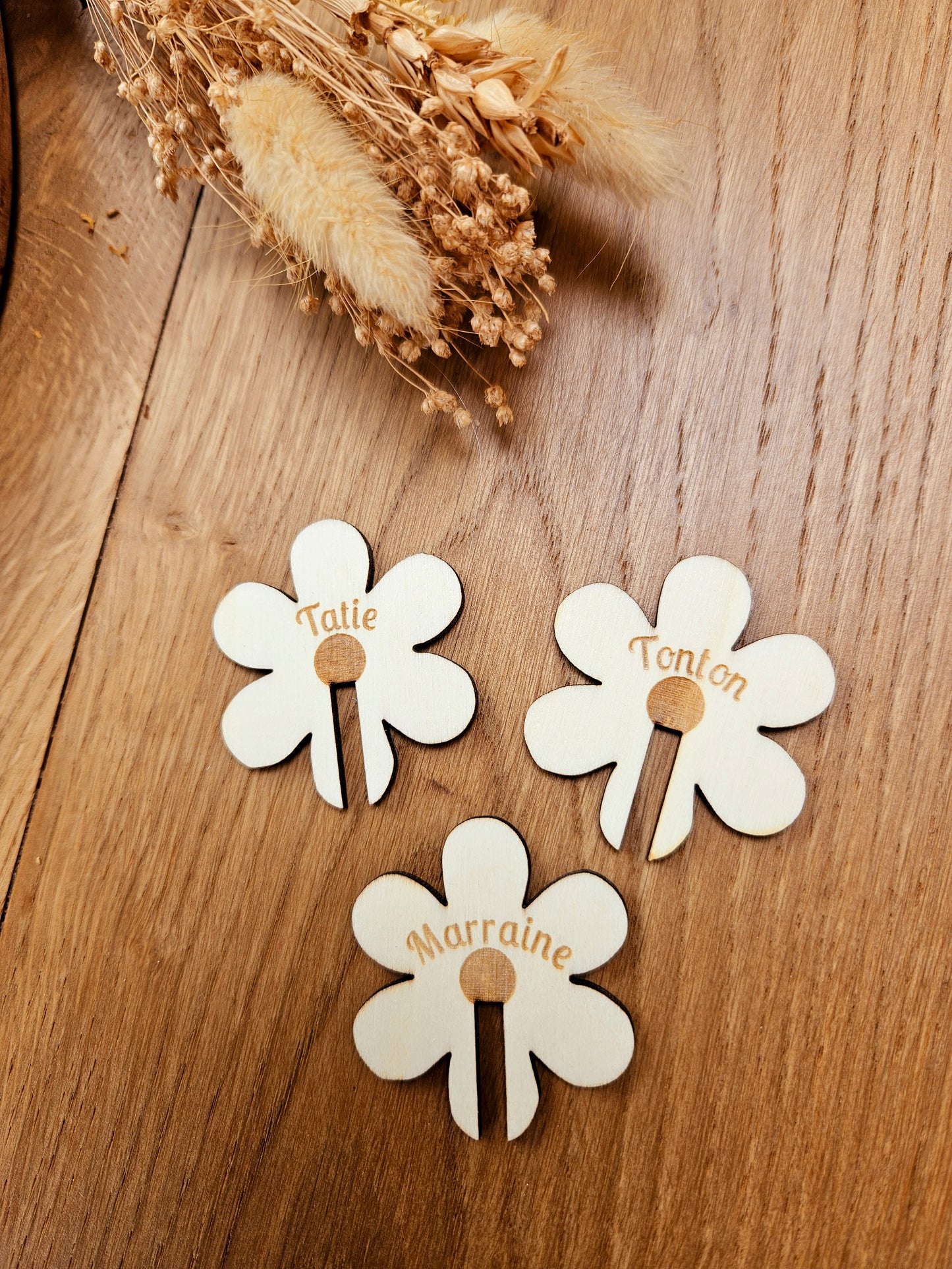 Marque place en bois MARGUERITTE