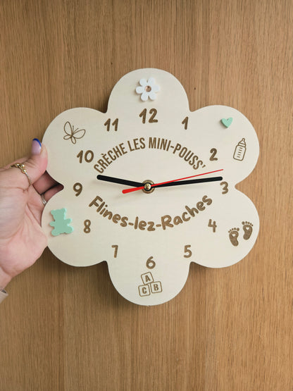 Horloge fleur bois personnalisé / Cadeau Maîtresse atsem nounou maître