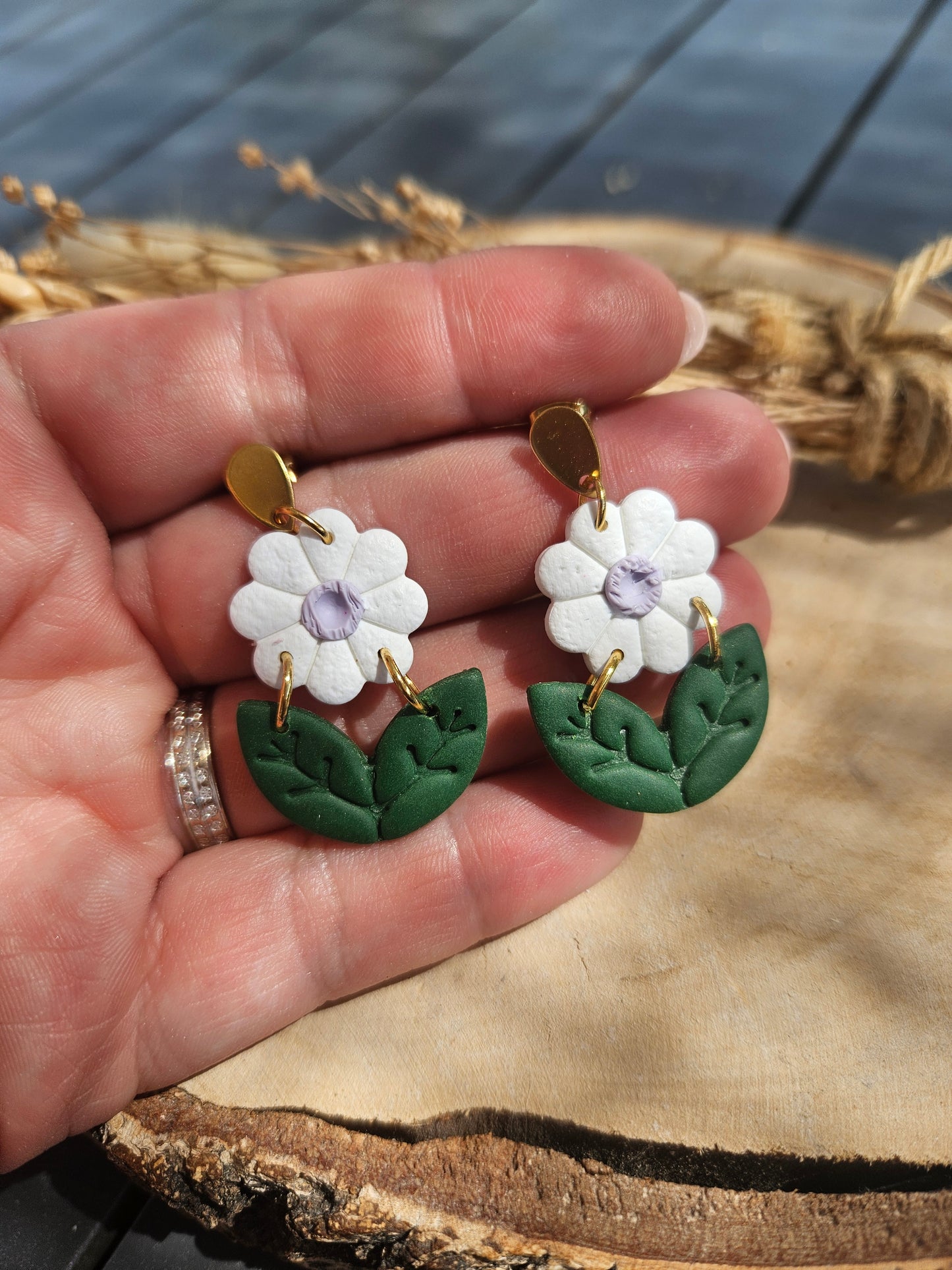 Boucles oreilles / PAQUERETTE BLANCHE ET MAUVE