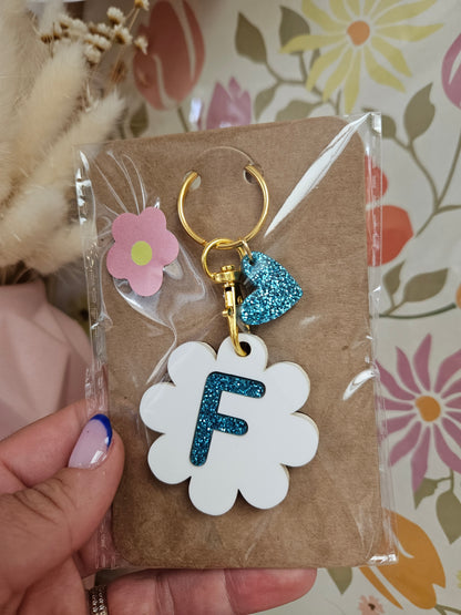 Porte clé bois ET PLEXI MARGEURITE COEUR / maman mamie maîtresse atsem cadeau femme