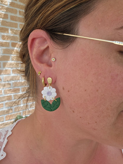 Boucles oreilles / PAQUERETTE BLANCHE ET MAUVE